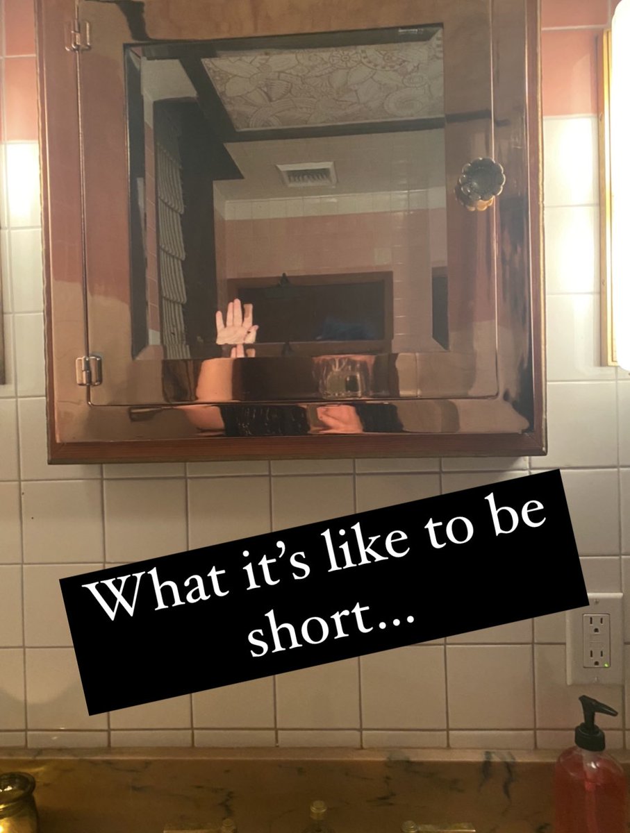 allithemuse's tweet photo. What it’s like to be short: https://t.co/snEKLzb0Ob
