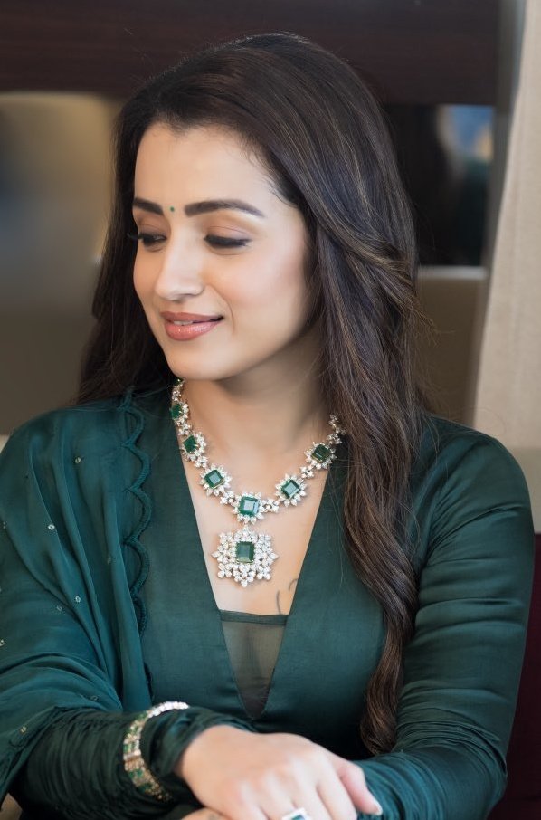 FfVBSBxaMAADNgQ?format=jpg&name=medium