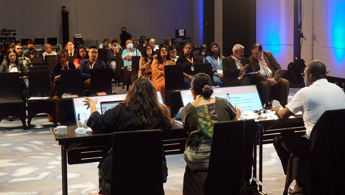 ITFglobalunion's tweet photo. Aviation & tourism unions at #ITFAP22 have spent today strategising to win a #NewDealForAviation & a tourism industry that recognises the #PeoplePowerPlanet. We are fighting for sustainable industries & respect for the workers who power them. #WeMoveTheWorld https://t.co/2H2yef5SFs