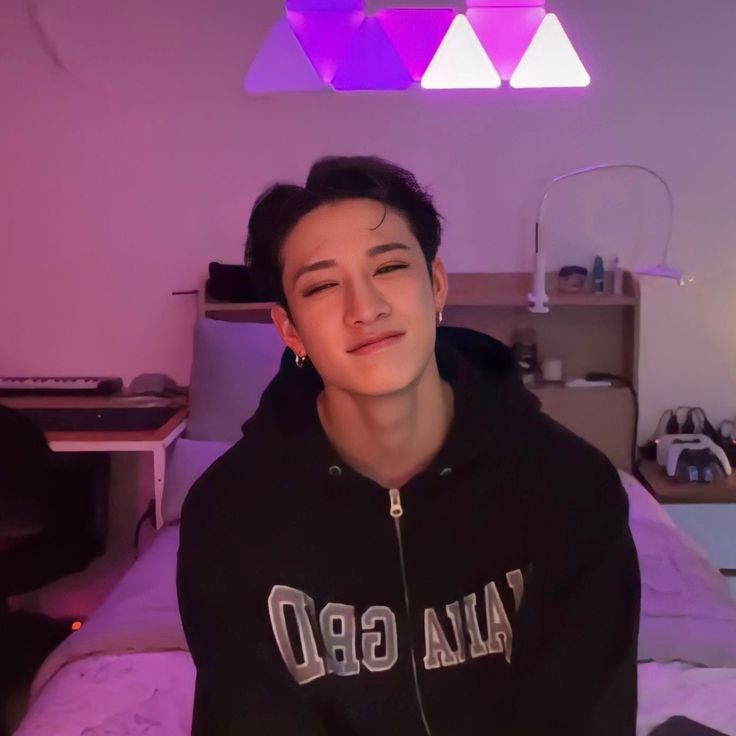 ⠀⠀⠀
⠀⠀⠀          🌙៹࣪  #BANGSAYS

A(live) foi incrível hoje! Foi maneiro para caralho conversar com vocês e tocar música boa até de madrugada. Espero vocês nas próximas, tem muita coisa vindo por aí. Let's get it, good night, fellas!