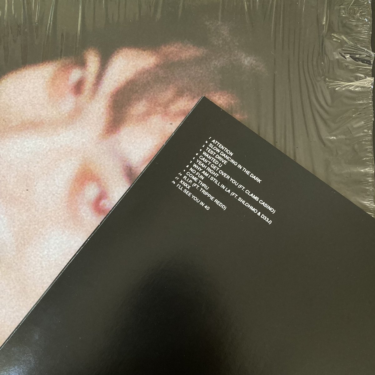 1975babyy's tweet photo. JOJI — BALLADS1
ราคา 1,300฿ (รวมส่ง)
🖤 Black Vinyl 🖤
ยังไม่เคยลงเข็ม แค่กรีดซองออกมาดูคับบ สภาพเหมือนใหม่เลย สนใจ DM มาสอบถามเพิ่มเติมได้เลยค่ะ
#joji #vinyl #jojiballads1 #ballads1 #โจจิ #แผ่นเสียงสากล #ไวนิล #แผ่นเสียง #jojithailand #jojiliveinbangkok https://t.co/Fj1zwXaPNZ