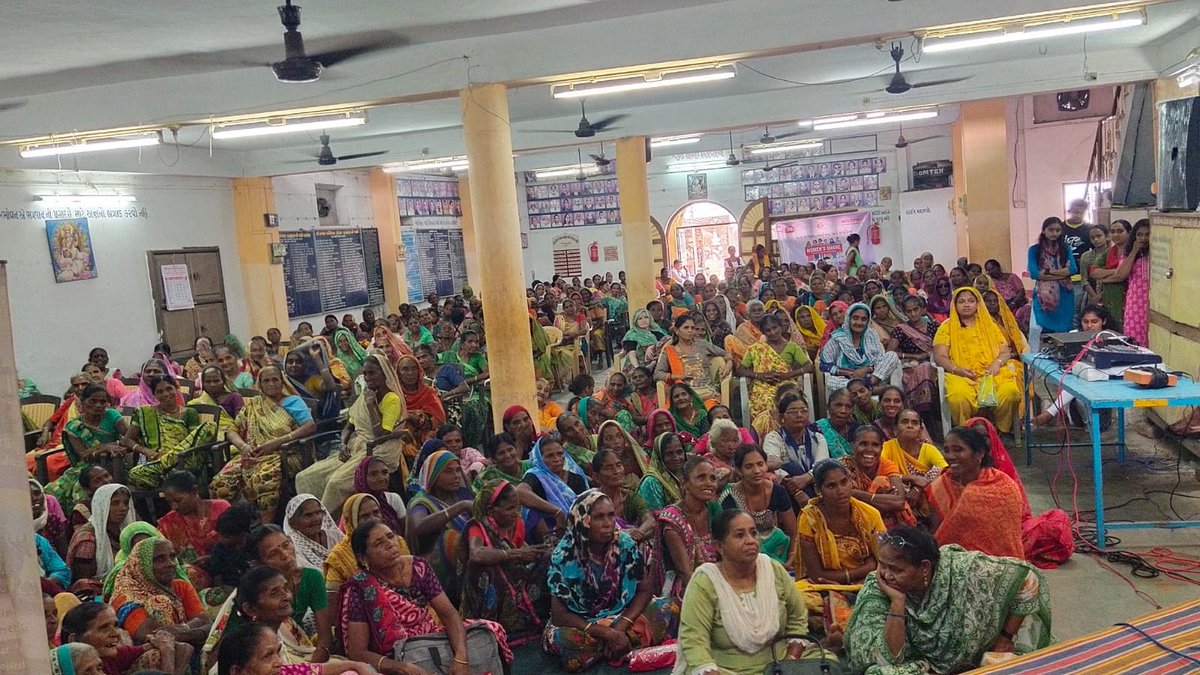 ActionAidIndia's tweet photo. Dabhoi in Vadodara, Gujarat, yesterday witnessed the launch of a campaign on single women's rights. Over 300 single women from 3 blocks of Vadodara participated.
Planned till December 2022, the campaign would cover 10 districts of Gujarat. #SingleButNotAlone #WomensShare https://t.co/RaOiIqYTo7
