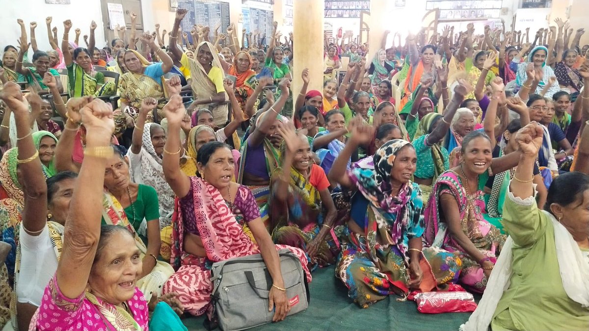 ActionAidIndia's tweet photo. Dabhoi in Vadodara, Gujarat, yesterday witnessed the launch of a campaign on single women's rights. Over 300 single women from 3 blocks of Vadodara participated.
Planned till December 2022, the campaign would cover 10 districts of Gujarat. #SingleButNotAlone #WomensShare https://t.co/RaOiIqYTo7
