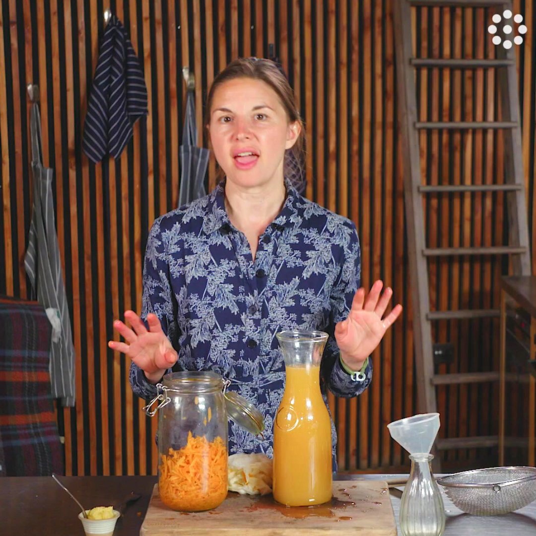 LWE_Hub's tweet image. Take your fermenting skills to the next level with @dethample @rivercottage 

Learn how to ferment grains, nuts, fruit and make mead.

👉Find out more about Rachel's course: learningwithexperts.com/foodanddrink/c…

#fermentingfood #cookerycourse #rivercottage #mead #applecidervinegar