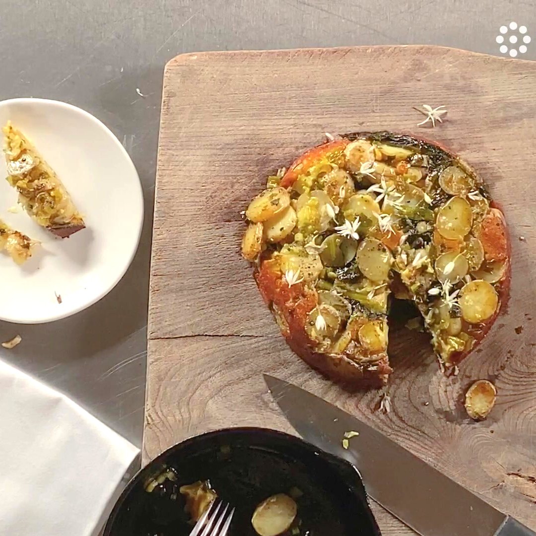 LWE_Hub's tweet image. Take your fermenting skills to the next level with @dethample @rivercottage 

Learn how to ferment grains, nuts, fruit and make mead.

👉Find out more about Rachel's course: learningwithexperts.com/foodanddrink/c…

#fermentingfood #cookerycourse #rivercottage #mead #applecidervinegar