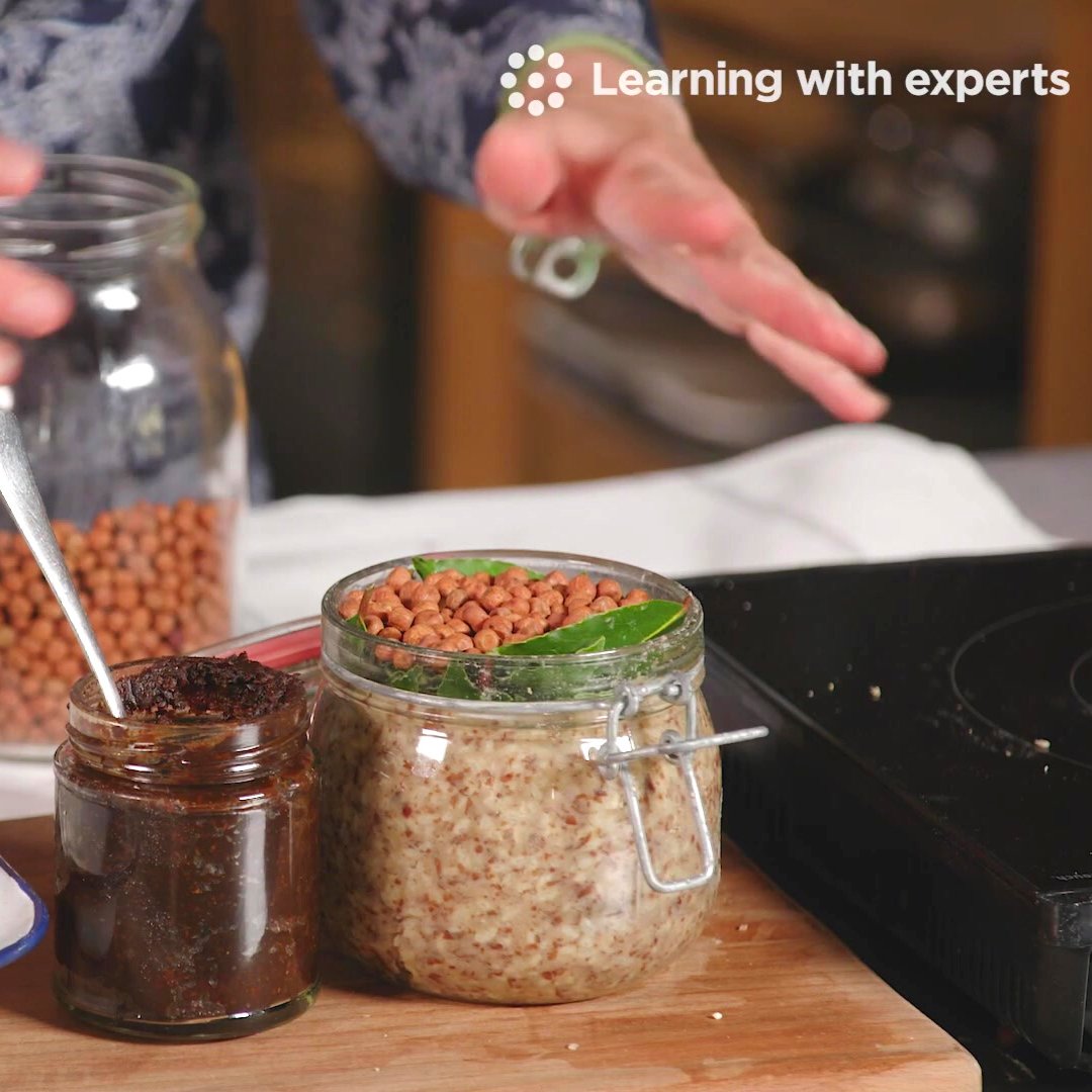 LWE_Hub's tweet image. Take your fermenting skills to the next level with @dethample @rivercottage 

Learn how to ferment grains, nuts, fruit and make mead.

👉Find out more about Rachel's course: learningwithexperts.com/foodanddrink/c…

#fermentingfood #cookerycourse #rivercottage #mead #applecidervinegar