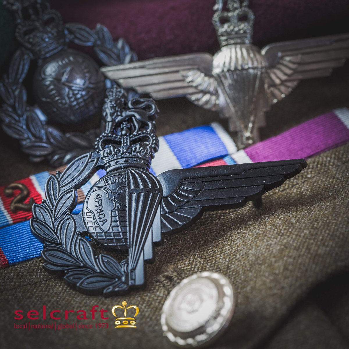 SelcraftUK's tweet photo. Our latest commission brings together the #RoyalMarines & #ParachuteRegiment 🏅 #Selcraft UK proudly created a bespoke badge uniting the two, despite the rivalry https://t.co/KBCdaX5lkV local | national | global | since 1973 #mutualrespect #selcraftuk #medals #medal #medallist https://t.co/B5trJQgReO