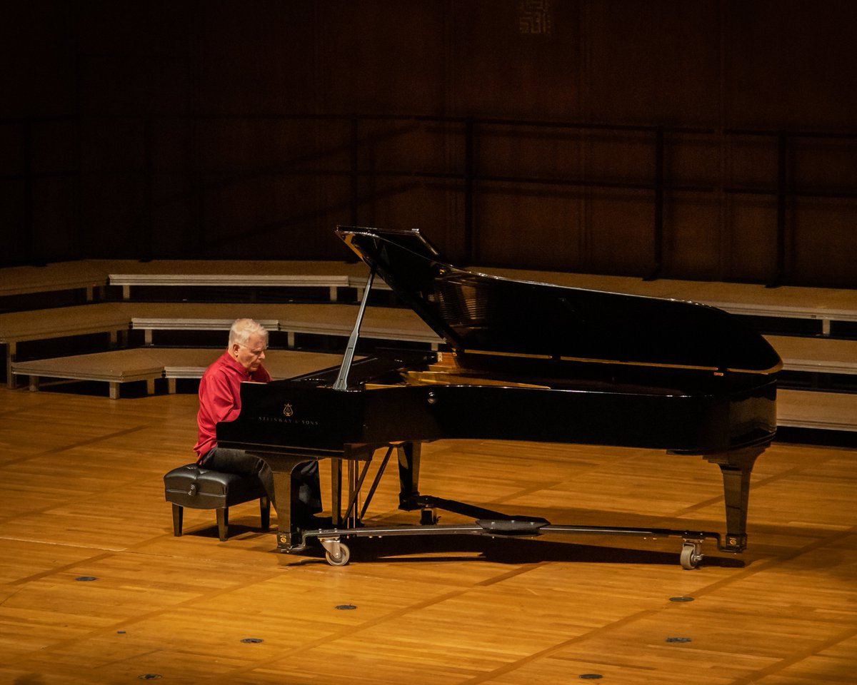 ucbmusicdept's tweet photo. What a way to celebrate the Birthday of American Classical Pianist and Berkeley Music Alum Stephen Kovacevich with today’s live performance
Stephen will be teaching a masterclass Oct. 18
Learn more: https://t.co/Bzu28vGEyJ
#berkeleymusic https://t.co/tueJsMc9nd