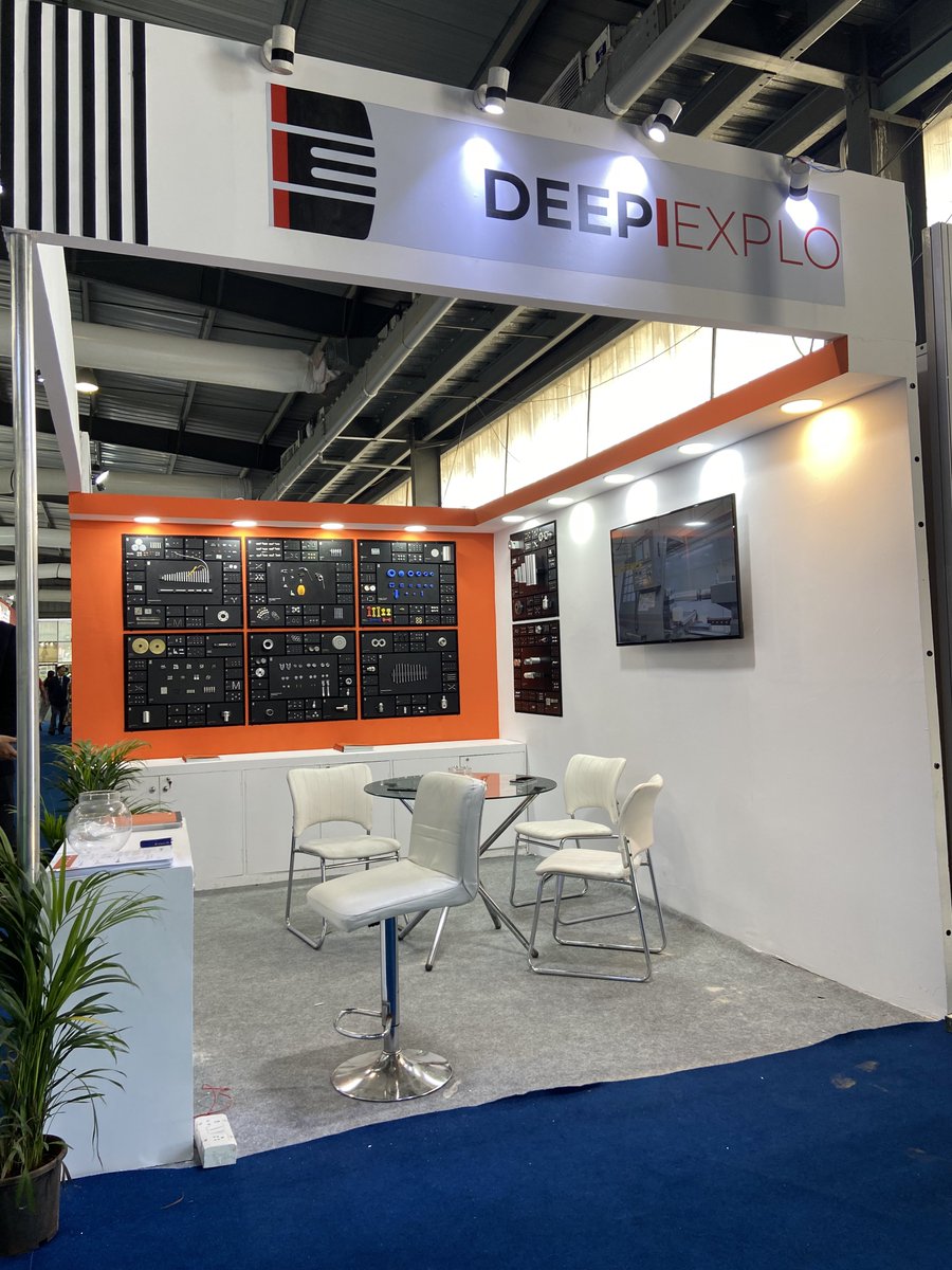 DeepExplo's tweet photo. India officially begins its much awaited #DefExpo2022
Jai Hind !!! Jai Bharat !!! 🇮🇳

#DefExpo2022 #Gandhinagar #gujarat https://t.co/TWwTHX9DGj