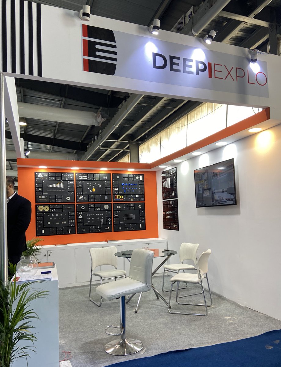 DeepExplo's tweet photo. India officially begins its much awaited #DefExpo2022
Jai Hind !!! Jai Bharat !!! 🇮🇳

#DefExpo2022 #Gandhinagar #gujarat https://t.co/TWwTHX9DGj