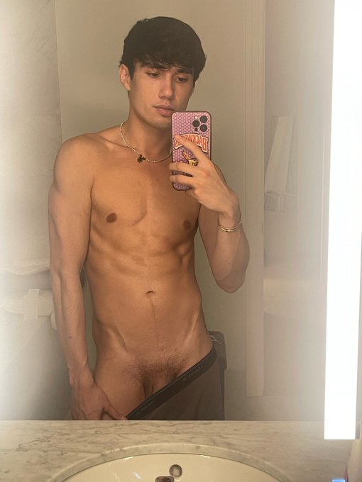 Peek-a-boo 🙈  https://t.co/uZZH6s7O8b https://t.co/tjQpJfx8Qa https://t.co/b4m7x1kPKn