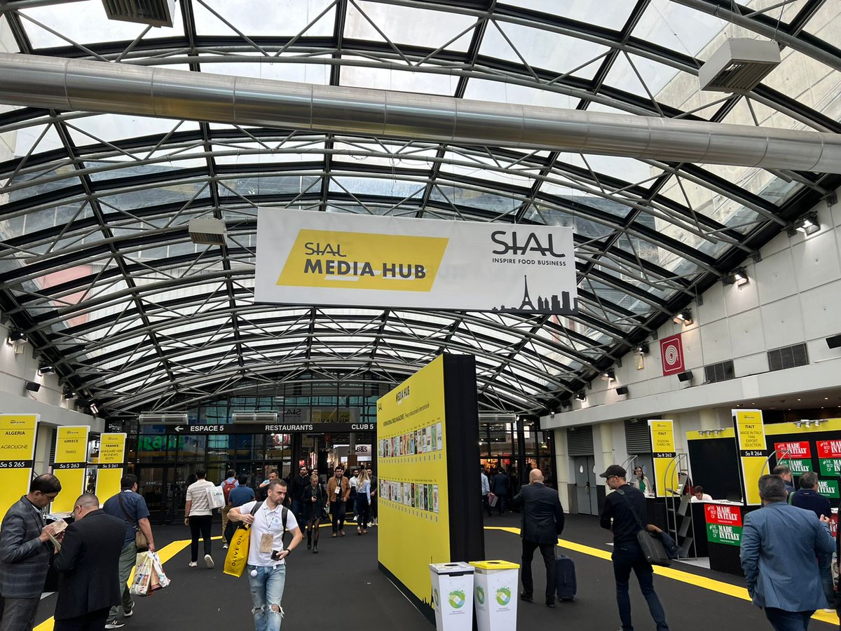 tfibuae's tweet photo. TFIB exploring #businessopportunities at @sial_paris  2022 – the #largestexhibition venue held at the French Capital that attracts exhibitors and visitors from over 200 countries.  

#tfib #sialparis #parisfrance #sharjahchamber #exports #foodindustry #worldwide https://t.co/OiUg6UKPHM