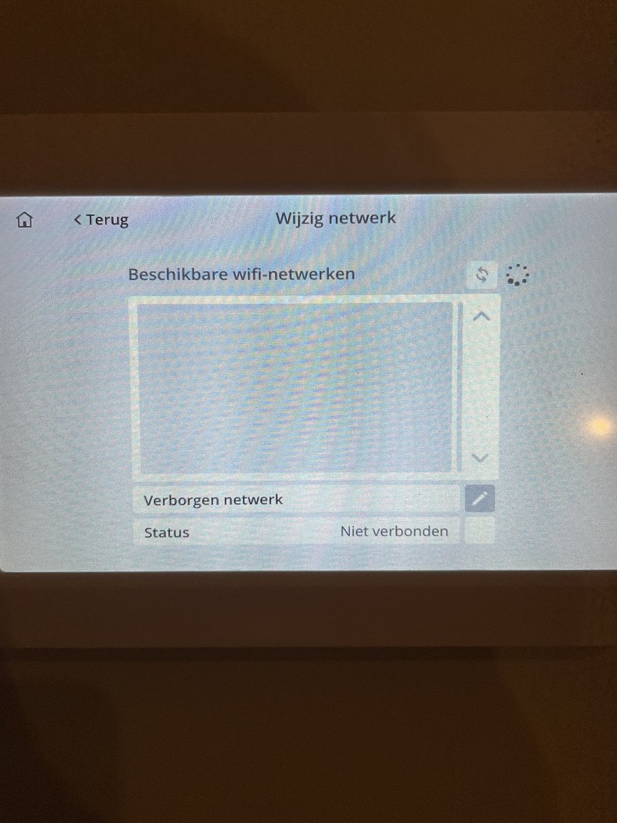 basvankuijck's tweet photo. @Eneco Van de ene op de andere dag geen verbinding meer op m’n toon (Eerst D03, nu D01). Kan geen enkel wifi netwerk vinden, handmatig invoer ook niet. (En ja er zijn wifi netwerken beschikbaar). En nu? 🤷🏼‍♂️ https://t.co/7cLkRcxtAY