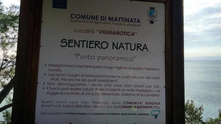 SonoitaliaInfo's tweet photo. Im apulischen #Parco del #Gargano gibt es viele schöne #Wanderwege. Eine atemberaubende Wanderung auf dem #Sentiero #Natura verbindet den Strand von #Vignanotica mit der Bucht #Baia delle #Zagare. 👉https://t.co/81w9gtSyCv @WeAreInPuglia @WeareinGargano @garganolab2_0 @CiaoNico https://t.co/RE1Xpyziju