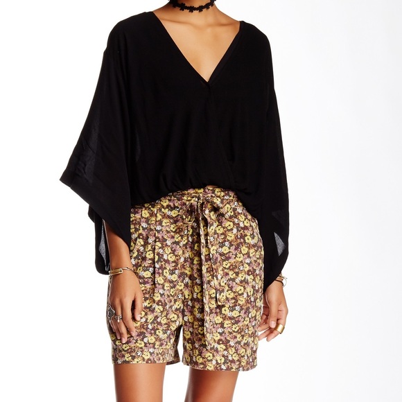 Shop_Jean_Genie's tweet photo. So good I had to share! Check out all the items I'm loving on @Poshmarkapp from @ARose4503 #poshmark #fashion #style #shopmycloset #botkier #cacique #freepeople: https://t.co/TQlF9lO9S3 https://t.co/66cDyCxYw0