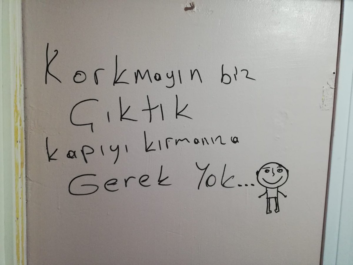 Halkı polisle karşı karşıya getiren zihniyet utanıyo musun ? Tozkoparan’da ki çocuklar devletine güvenmiyor ondan korkuyorlar.... Vallahi de zalimsiniz                               #TozkoparandaZulümVar