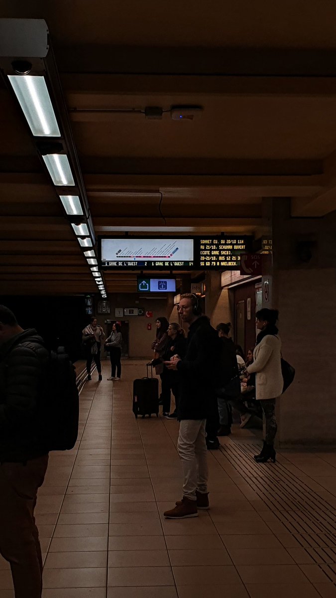 MBeudels's tweet photo. @STIBMIVB il est 8h30, est-il normal qu'il y ait un métro toutes les 12 minutes ? https://t.co/hiclX6szcY