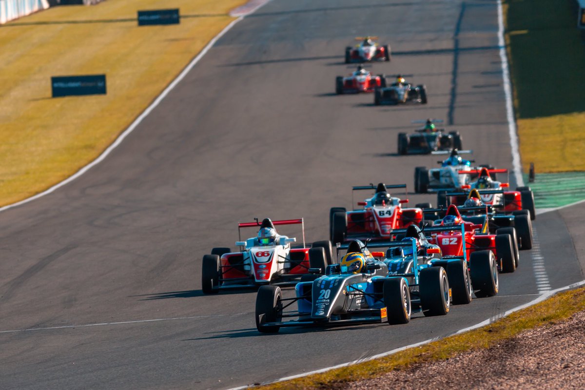_SDTeam's tweet photo. What a weekend it was for the @KevinMillsRace team at Donington Park, with a hat-trick of wins in the @GB4Championship helping the squad secure the Teams’ Championship!

🏆🏆🏆

Read all about it in our full report
▶️ https://t.co/4MyWWNxdkp https://t.co/9Q9nVM1rsi