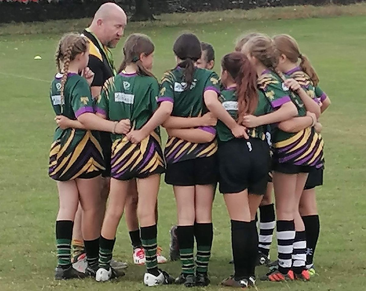 AndyJarrett3's tweet photo. @FramptonRFC U12’s & U14’s training Tuesdays 6:15-7:15pm at Xbow under lights.
Always welcoming players from new starters seeking a fun and active environment to those experienced players wanting a new challenge.
#FramGirlsCan #UpTheFram
@swsportsnews @GRFUrugby @WFM_Matters https://t.co/CEWfbX1nhQ