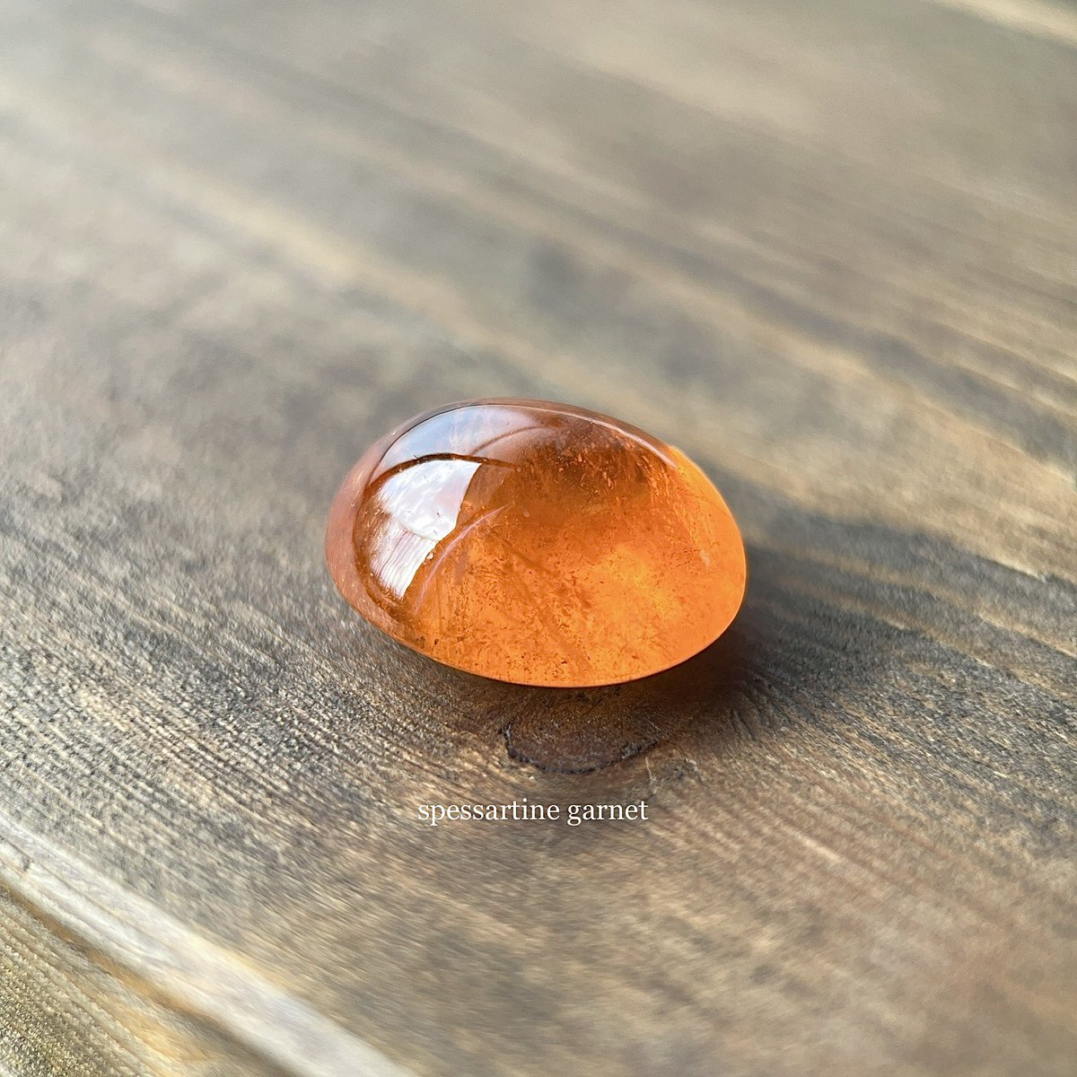 日が落ちるのが早くなったな～と、実感する毎日です。

19ct
#spessartinegarnet #スペサルティンガーネット