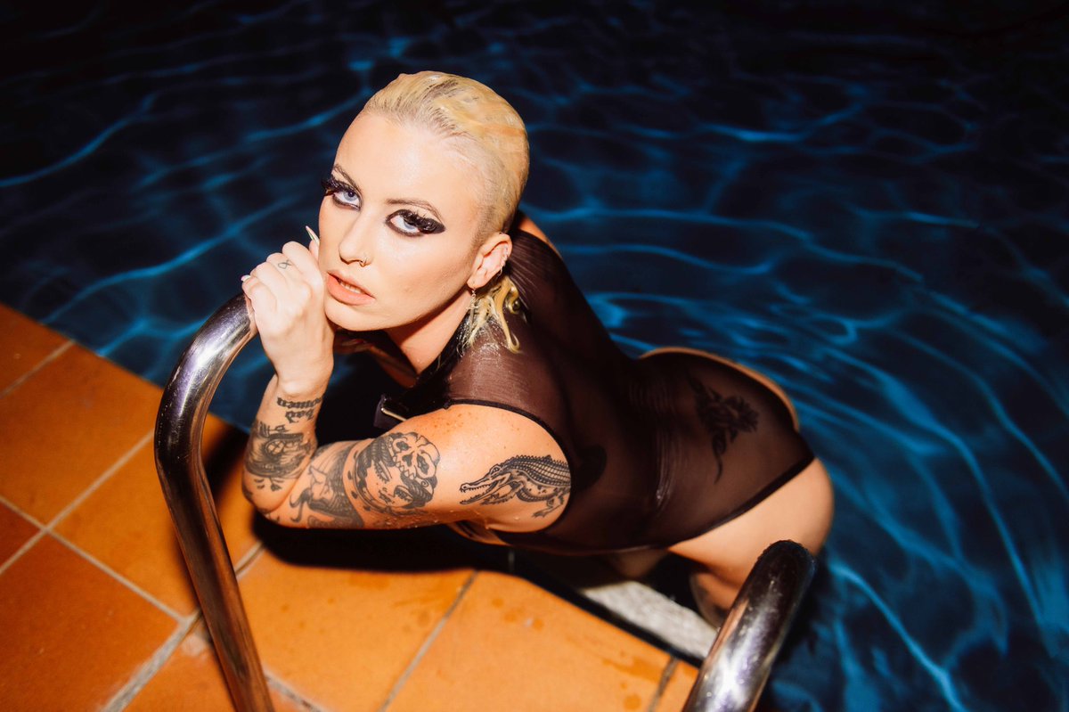 peachkreamer's tweet photo. I have availability in Melbourne this week 🖤   

https://t.co/3hDRhKSaJq

Pre bookings are essential x https://t.co/r1yKEUTiPC