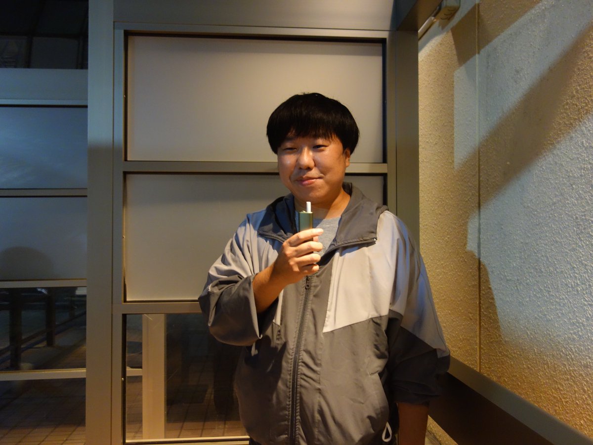 MEGAMIX_pachi's tweet photo. 黄昏ムムと実戦後の一服ムム。11月14日発売の動画の撮影も順調です。 https://t.co/ksBh7hUO5B