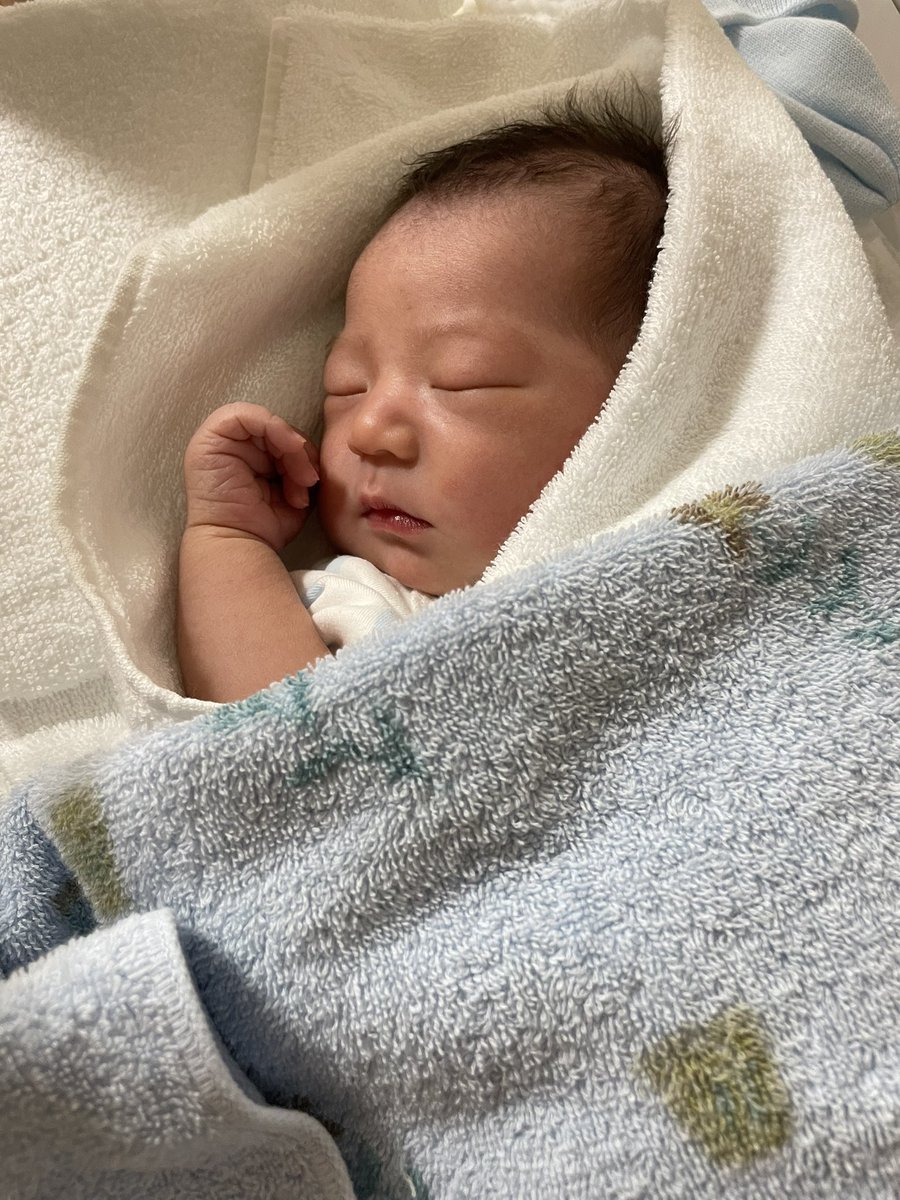 riolun1's tweet photo. 2022.10.17 19:48 
3476g 50cm 
第2子元気な男の子出産しました💙！

２児ママ頑張ろ🥰 https://t.co/FlCsJ7qcbd