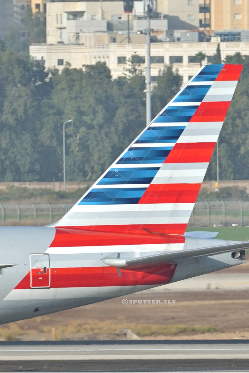 SpotterTlv's tweet photo. #tailtuesday #bengurionairport #americanairlines #laudamotion #LLBG #telaviv #israel #TLV #avgeek https://t.co/Tp78thAmBl