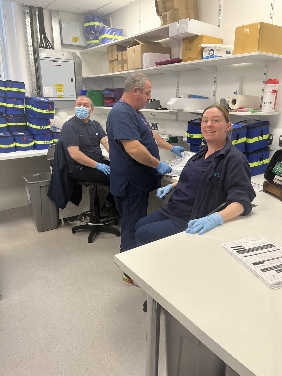 lalalala1403's tweet photo. Pharmacy technician day 2022, here are a few of the technicians working in Victoria pharmaceuticals KBN, Annette and Gina with arterial line bags, Megan Michael &amp;John preparing ambulance bags #RxTechDay  @BelfastTrust  @GPeeps89 @mccusker_eimear @JoSuttonPTechNI @NICPLD1 @APTUK1 https://t.co/RsexvqSMkl