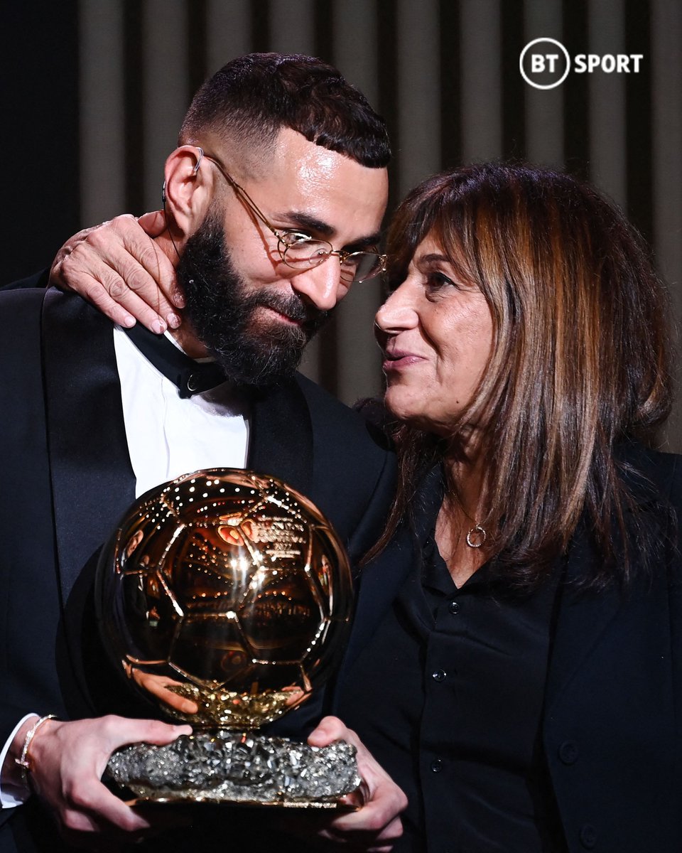 footballontnt's tweet image. The ultimate proud mother moment 🤗

#BallonDor