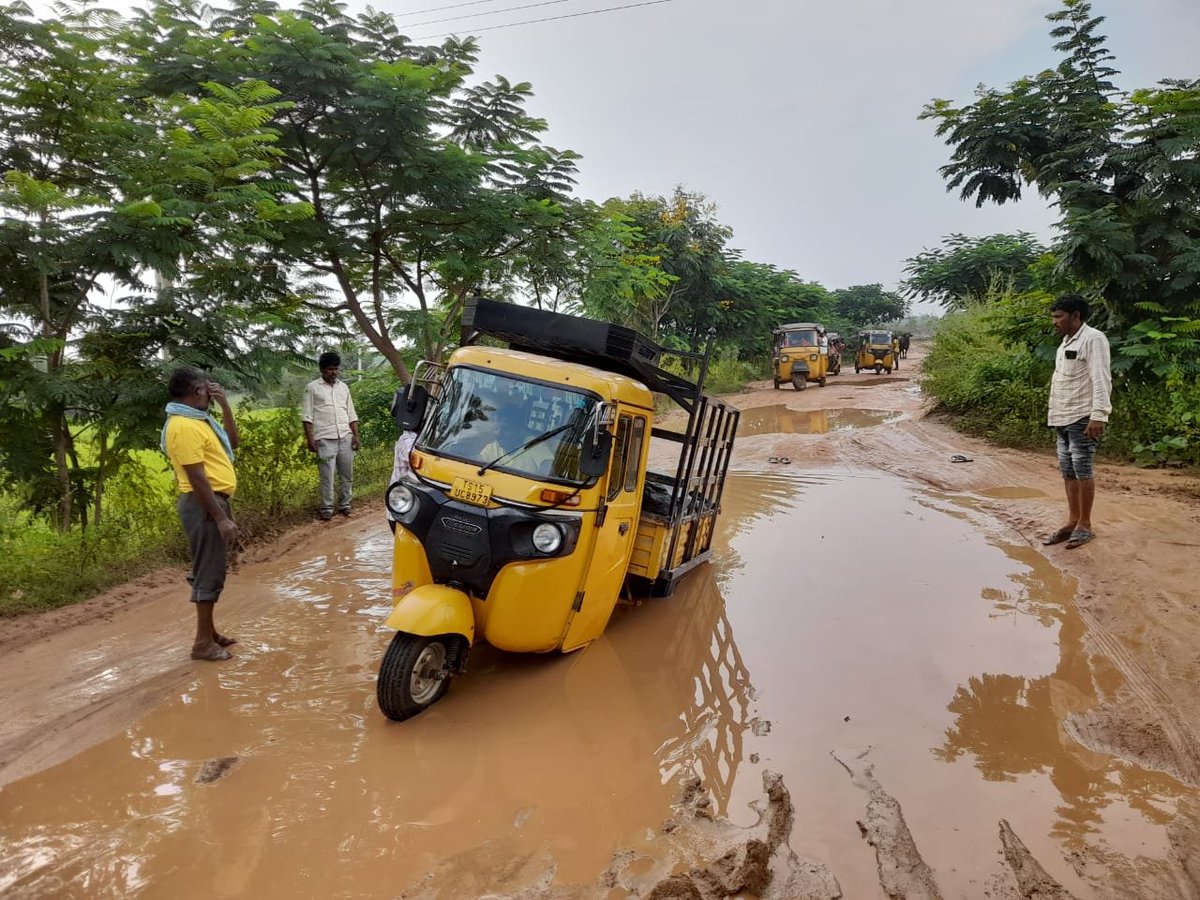 Anilkum73641016's tweet photo. This is the pathetic situation of Mangalpet to Sanjeevanraopet road in Narayanakhed (M), Sangareddy (Dist). The TSRTC stopped the buses becoz of pathetic roads. https://t.co/JUw00atoOG