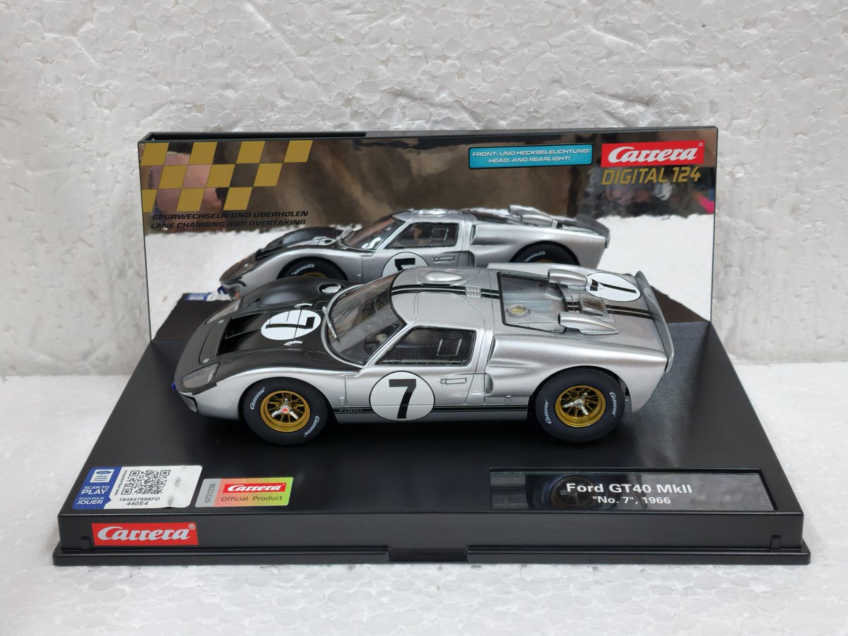 gtslotcars's tweet photo. Product Showcase: 23939 Carrera Digital 124 Ford GT 40 MKII, #7 1:24 Slot Car:
https://t.co/BpNzu1B5VE
#slotcars #slotcar #racing #carrera #ford #gt40 #GrahamHill #BrianMuir #AlanMannRacing #lemans #CircuitdelaSarthe https://t.co/vXDIDvNOIW