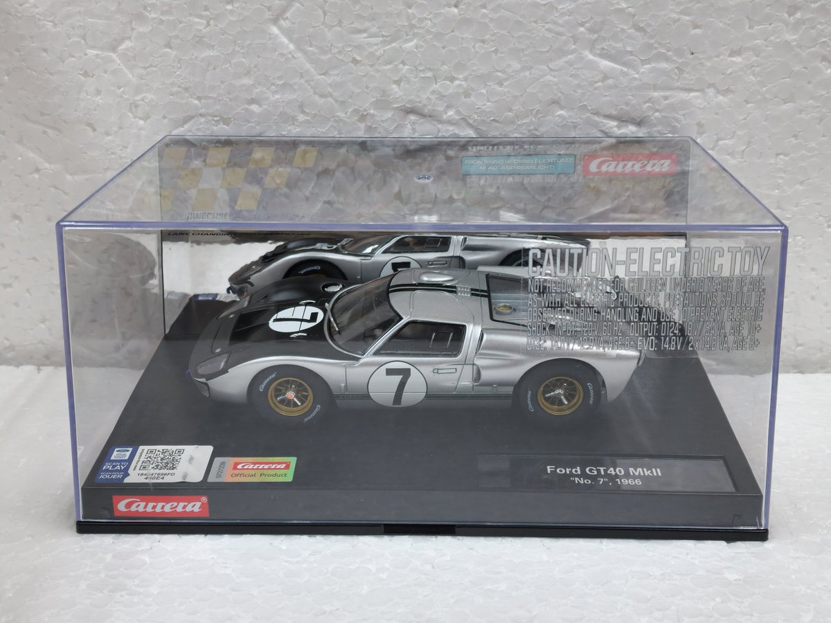gtslotcars's tweet photo. Product Showcase: 23939 Carrera Digital 124 Ford GT 40 MKII, #7 1:24 Slot Car:
https://t.co/BpNzu1B5VE
#slotcars #slotcar #racing #carrera #ford #gt40 #GrahamHill #BrianMuir #AlanMannRacing #lemans #CircuitdelaSarthe https://t.co/vXDIDvNOIW