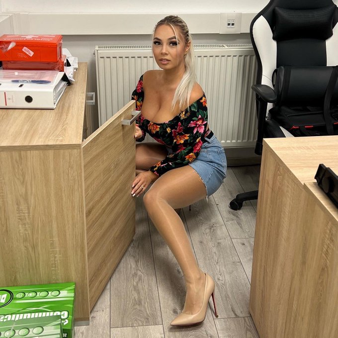 Ponytail 💋 https://t.co/B6sV87S1nV