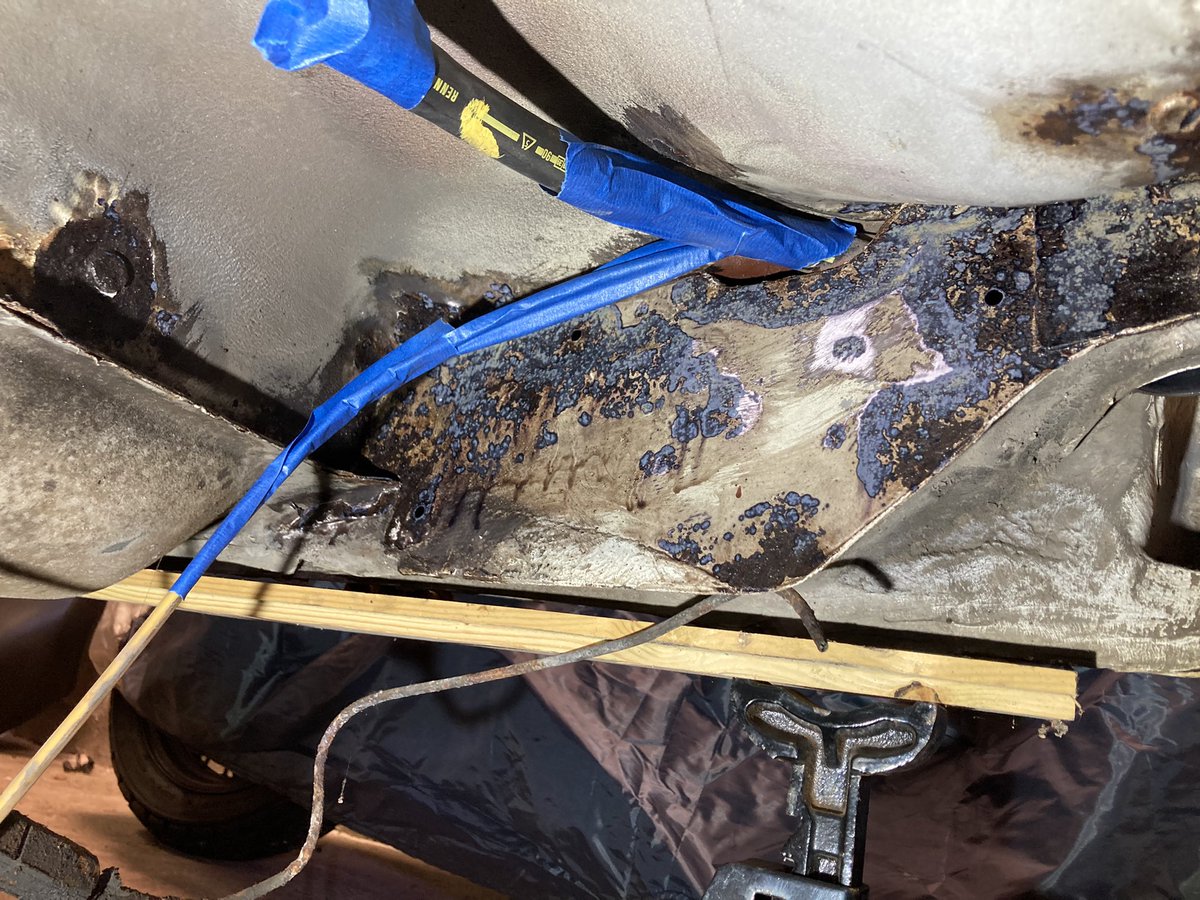 magown3's tweet photo. Some rust proofing on my #205GTiProject https://t.co/W0OFAdz22F