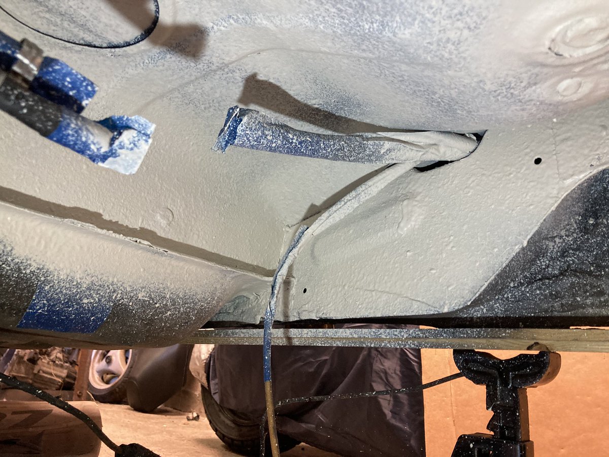 magown3's tweet photo. Some rust proofing on my #205GTiProject https://t.co/W0OFAdz22F