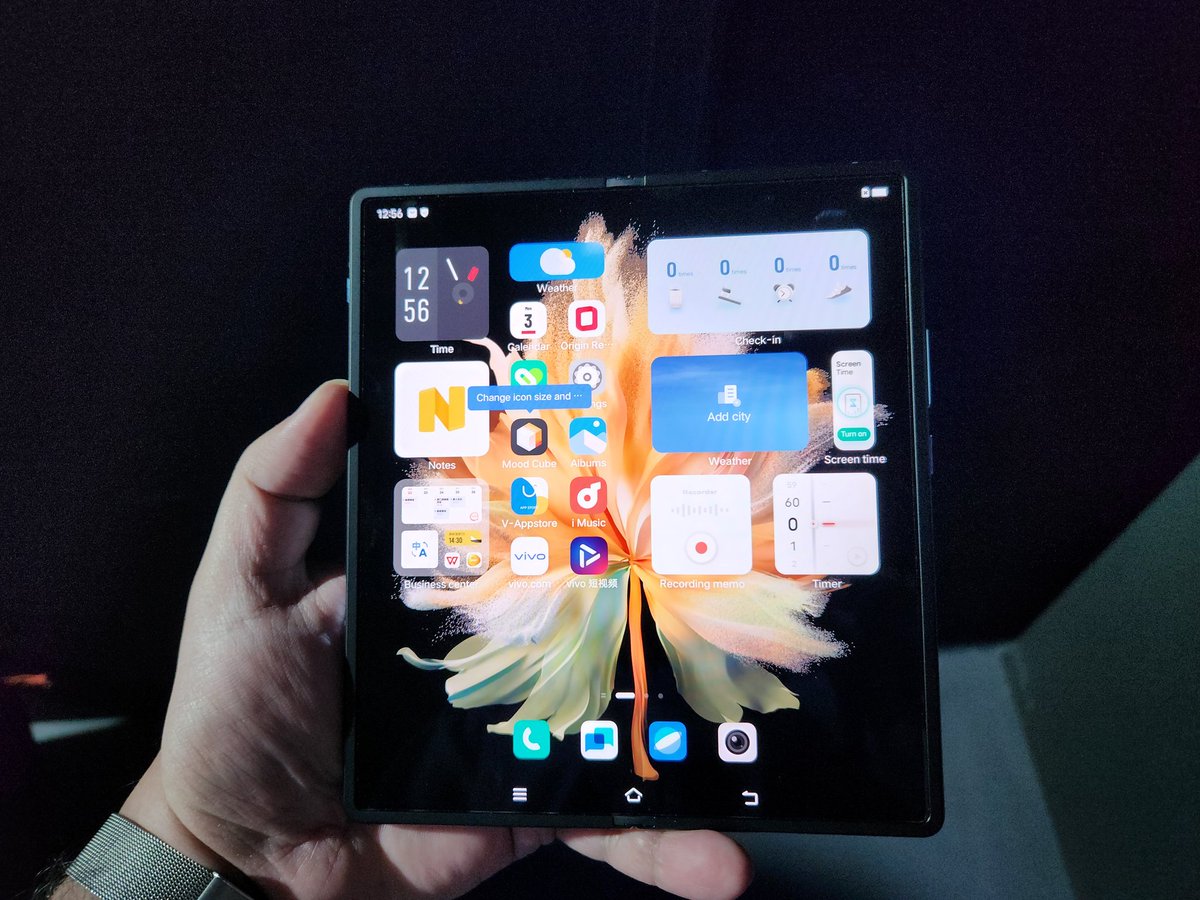 sulabhpuri's tweet photo. The new #Vivo folding smartphone. Likely to come to India. #vivoTechDay https://t.co/NgOuKklLAK