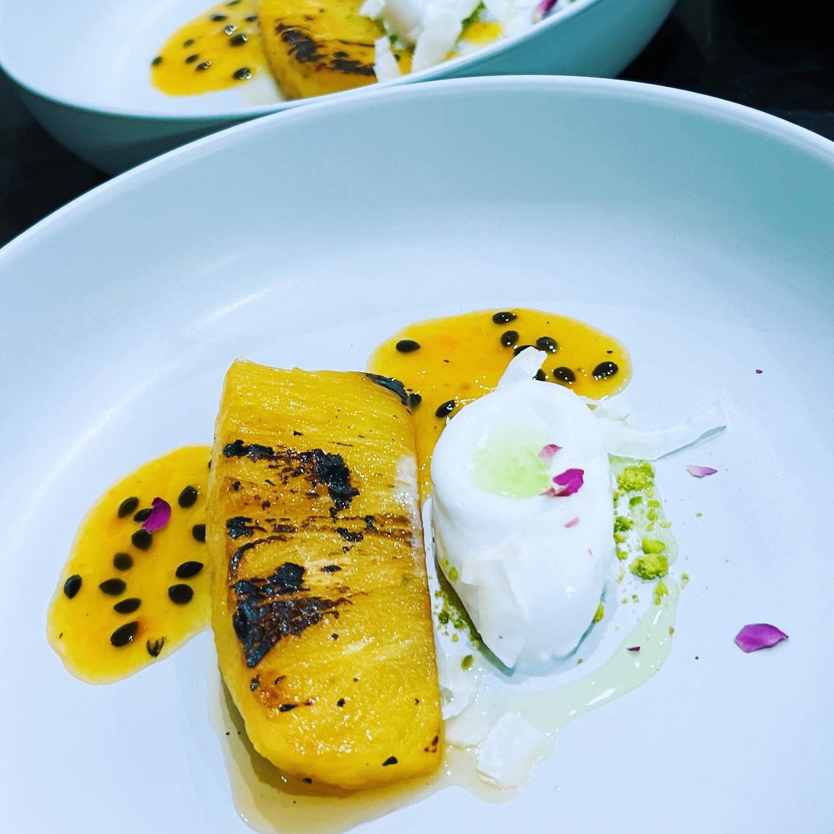 Brindle_berry's tweet photo. Compressed Grilled Pineapple 🍍 | Coconut Sorbet 🌱 | Passion fruit | Cardamom Syrup | Dry Coconut Flakes #vegan #veganfood @chef_murali 
#dinner #privtechef #catering #caterer #catersource  #corporateevents #catering #bonappetit #foodpics #foodporn #chefmurali #culinary https://t.co/PQHnQH7yUT