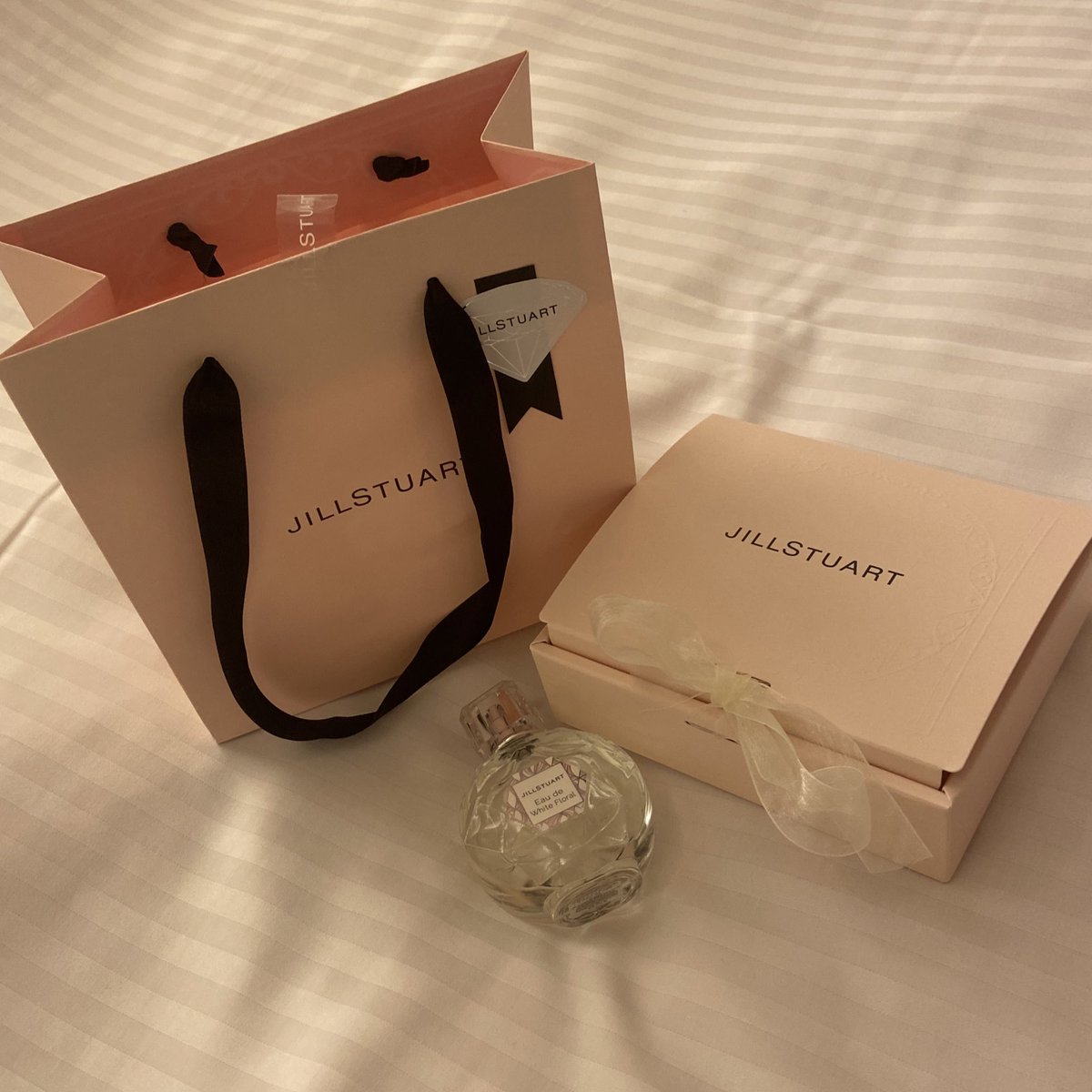 Mwpmmt's tweet photo. 初めてお会いしたのに誕生日近いからとの事でプレゼント頂きました
私誠に幸せです。 https://t.co/QmwjkMb9wK