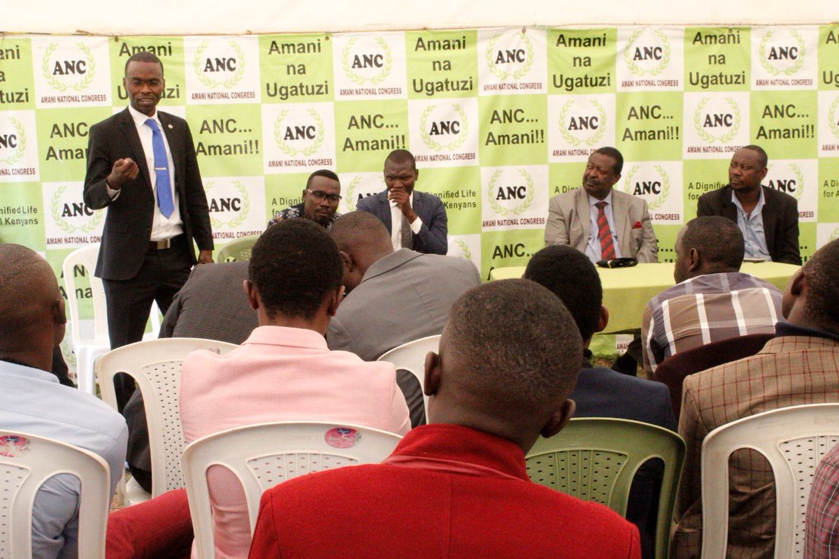 KituiTata's tweet image. 4 billion net worth listens, wewe na kiburi ya Jeans na T-shirt hauwezi nisikiza.