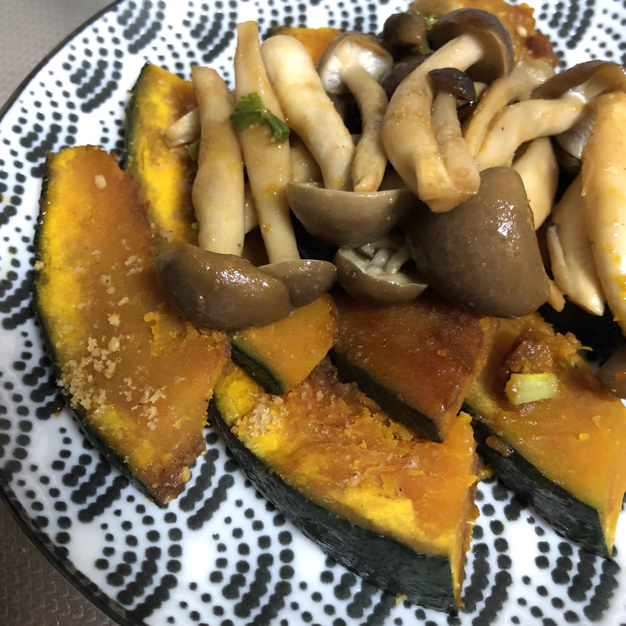 これゴハンがススムくん🍚🎃🍄  