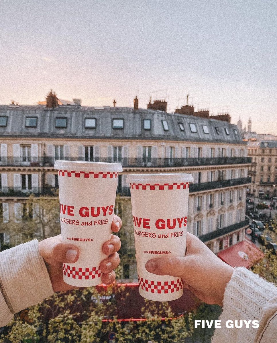 FiveGuysItaly's tweet photo. Milkshake con vista. Avete capito dove siamo? (📸:@a.dois2) #FiveGuys #FiveGuysItaly https://t.co/rLZGaR9S7Z