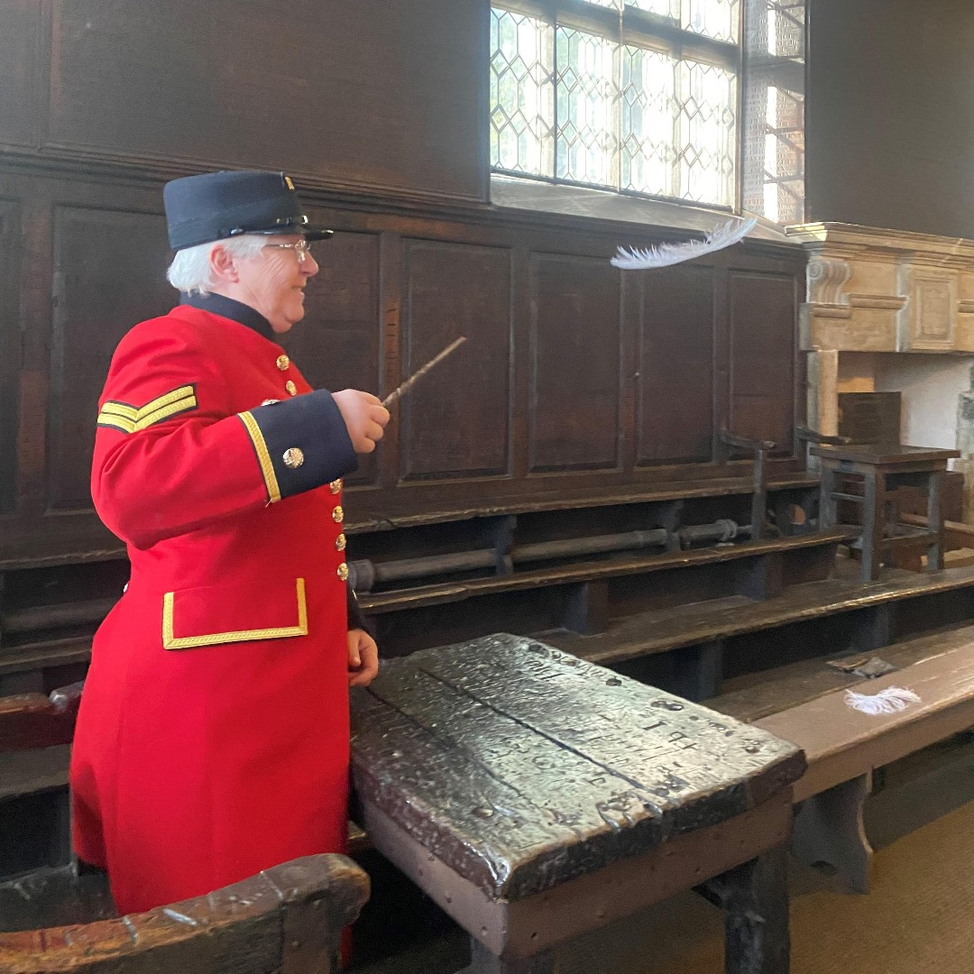 Chelsea Pensioner Carol Knight levitates a feather in the Fourth Form Room, where the Harry Potter Wingardium Leviosa wand scene was filmed, during a tour of Harrow School.
 
harrowschoolenterprises.com/tours/    

<a href="/RHChelsea/">Royal Hospital Chelsea</a> #royalhospitalchelsea #chelseapensioners #harrypotter #londontour