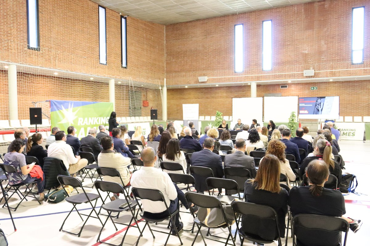RgrEsteller's tweet photo. Molt content d'haver pogut participar en la 1a Jornada Empresa Saludable i Esport Corporatiu, organitzada per l'INDESCAT al Pavelló Municipal de La Pobla de Mafumet (Tarragona), amb la ponència "Esport i empresa: com apliquem la motivació al talent de les nostres organitzacions?" https://t.co/xC4j7ojQDl