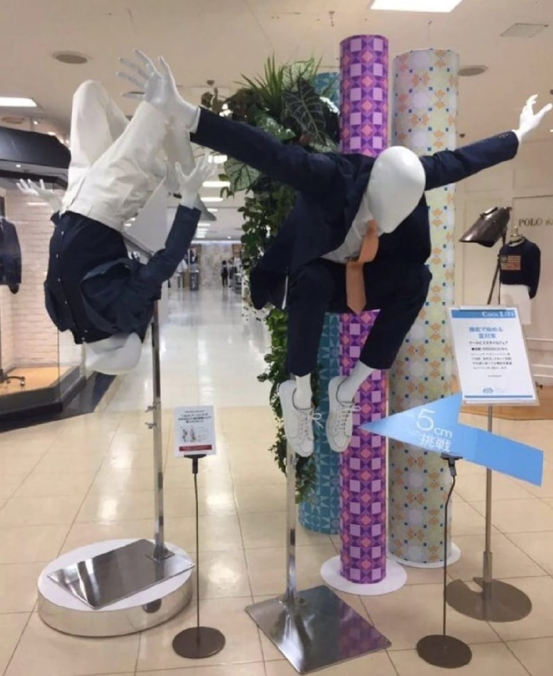 pikodean's tweet photo. I found this picture of a mannequin and I can't stop laughing. It's literally a Slenderman's routine LMAO how does he clean his fancy suit in the woods?

#slenderman #creepypasta #art #fanart #creepypastafandom https://t.co/1Tlahhekga