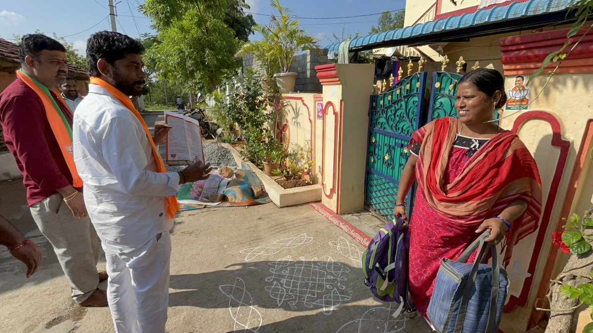 BaddamPrem's tweet photo. #ByElection2022 #munugodu #campaning #bjp4telangana https://t.co/ZzLdgWJmJO