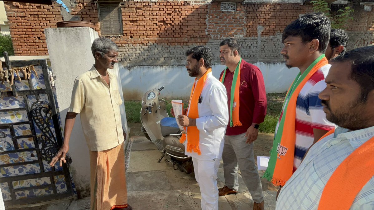 BaddamPrem's tweet photo. #ByElection2022 #munugodu #campaning #bjp4telangana https://t.co/ZzLdgWJmJO