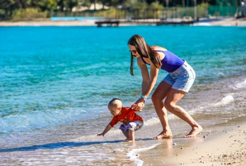 Limportant_fr's tweet photo. Sécurité des enfants : il crée un T-shirt qui se transforme en gilet de sauvetage en cas de chute dans l'eau https://t.co/tKuTxwf4d7 @CreditMutuelAF #partenaire https://t.co/m2xzf9Xw2s