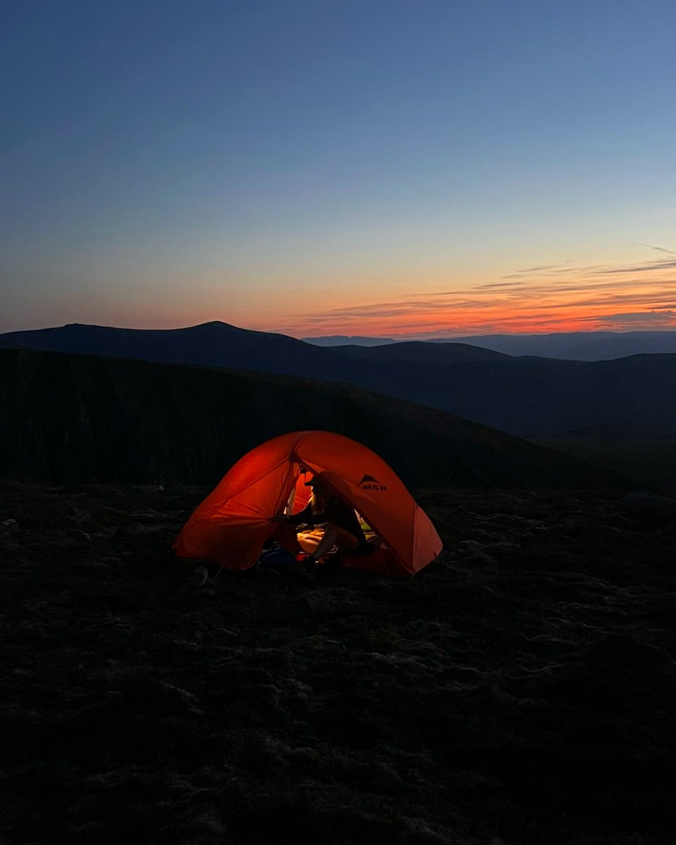 OTATScotland's tweet photo. There’s something special about that calm, peaceful, quiet time of day. The world hasn’t fully woken up yet, it feels like it’s just you! ❤️ Have a cracking day! 😀🙏

#wildcampingscotland #sunrise #goodmorning #morning #camping #adventure #summitcamp https://t.co/Rrbl542vVs
