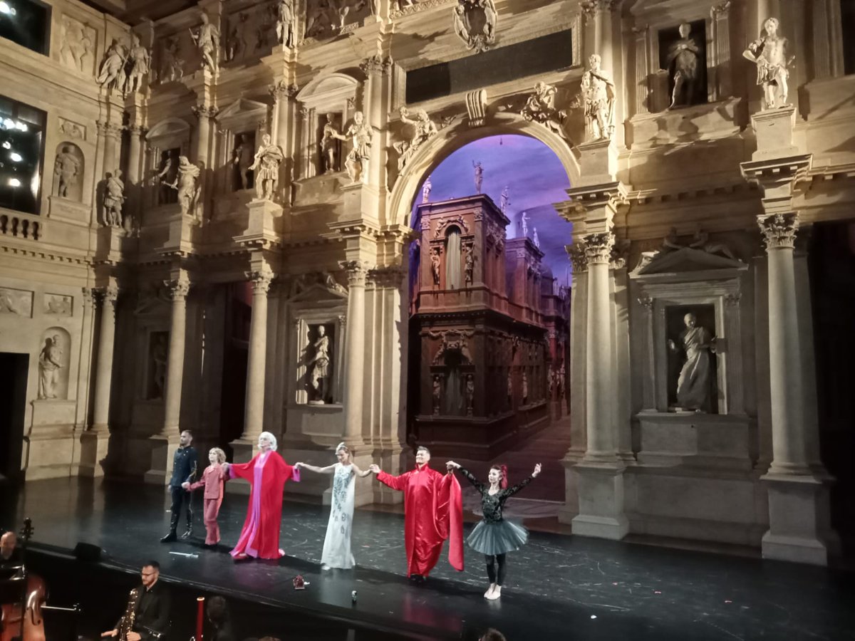 Recensione dello spettacolo “Histoire du Soldat” presso il  Teatro Olimpico di Vicenza
Articolo di Chiara zanetti - clicca qui per saperne di  più : tinyurl.com/499v42vc